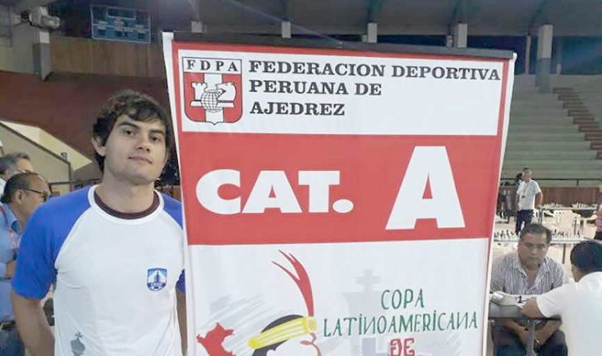 O grande mestre paraisense Evandro Barbosa durante a Copa Latina no Peru