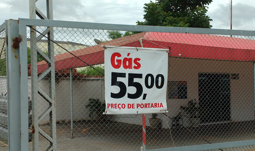 Em Paraíso gás está sendo vendido a R$ 55,00 no local e R$ 59,00 na entrega