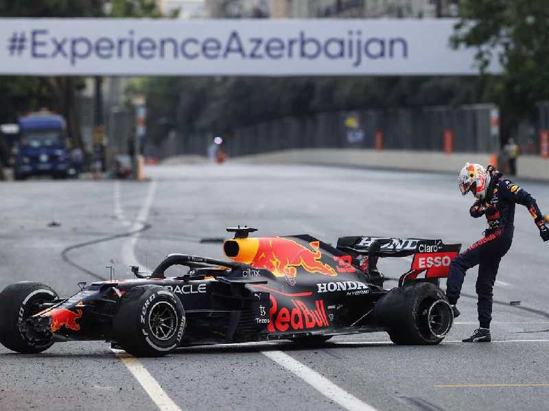 Verstappen dá um bico no pneu que explodiu em plena reta a mais de 300 km/h