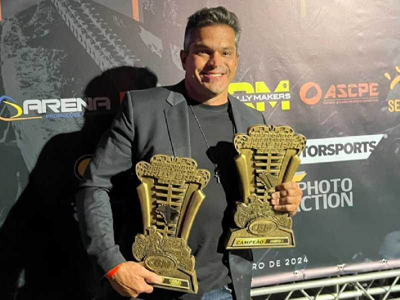 Além do troféu de campeão Brasileiro nas motos, Rossi também ficou com o troféu de piloto mais rápido entre todas as categorias do Nacional