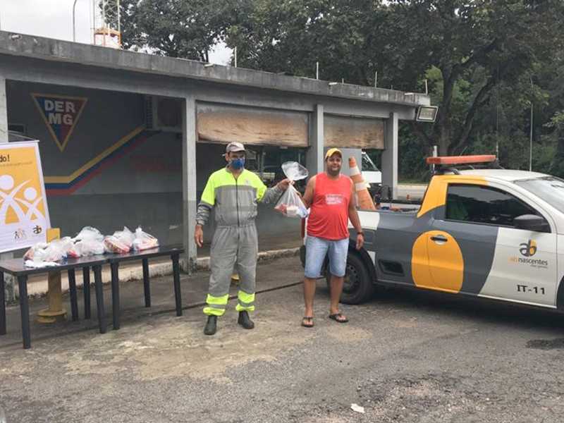 Concessionária iniciou entrega de kit de alimentos e produtos de higiene no complexo rodoviário que inclui Paraíso