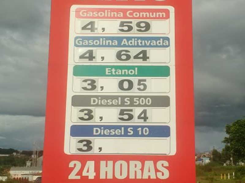 Posto do Trevo em PARAISO,  onde se vende o litro da gasolina mais barato, R$4.59