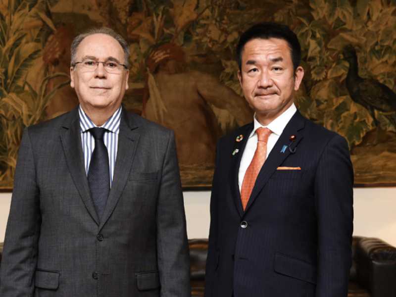 O secretário-geral das Relações Exteriores, embaixador Fernando Simas Magalhães, recebeu o vice-ministro dos Negócios Estrangeiros do Japão, Kiyoshi Odawara, em visita no Palácio do Itamaraty