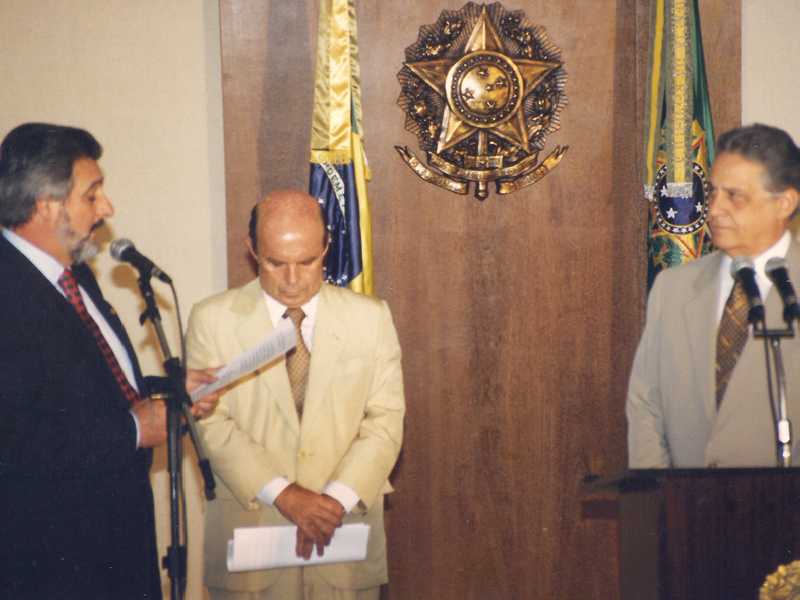 Em 1996, Deputado Federal Carlos Melles, Ministro Francisco Dornelles e o Presidente Fernando Henrique Cardoso