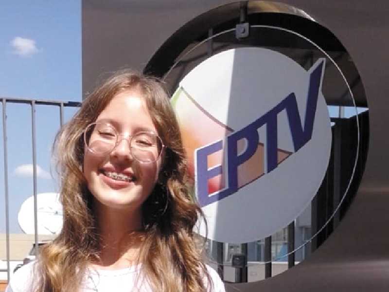 site escritora - Aluna do 9º ano da E.E. Paraisense visitou a sede da EPTV, em Varginha, depois de ter redação escolhida entre as melhores
