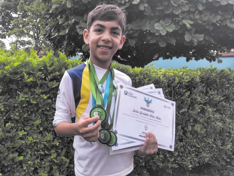 O aluno João Geraldo Dias Neto, de 8 anos, conquistou  o primeiro lugar na Liga pela terceira vez consecutiva