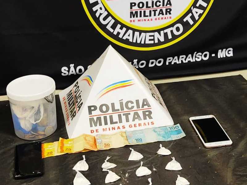 Polícia apreendeu arma, drogas, celulares e dinheiro nas ocorrências do final de semana em Paraíso