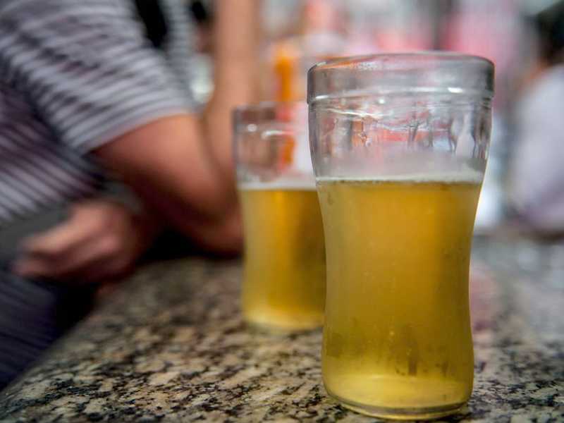 Governo de Minas diz que decisão de liberar consumo de bebida nas eleições é facultativo a cada estado