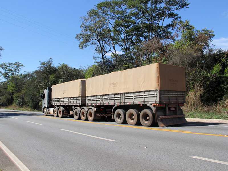 Documento é exigido nas rodovias de Minas para transporte de cargas em veículos do tipo rodotrem, bitrem e tritrem