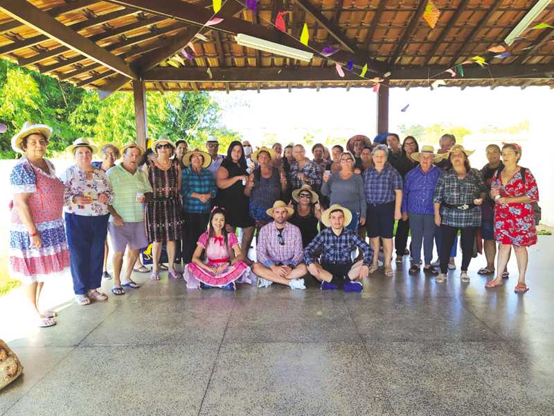 Alunos das quatro turmas do projeto de Hidroginástica de Paraíso participaram de momentos de lazer e recreação com clima de festas juninas