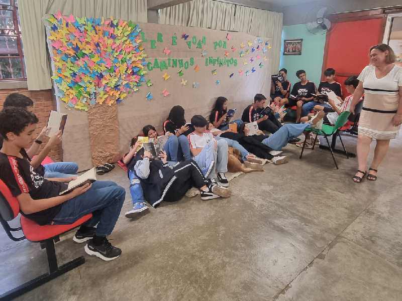 Estudantes demonstraram interesse pela leitura e lotaram o espaço da feira durante os três dias de evento