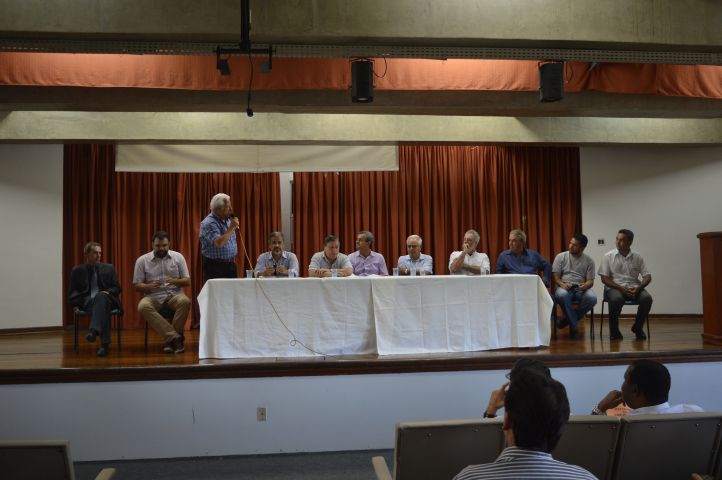Debate em Paraiso com Joao Carlos Gontijo